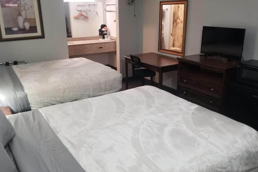 Hotel 2 Queen Beds Hotel Room 220 Booking Stillwater Eksteriør billede