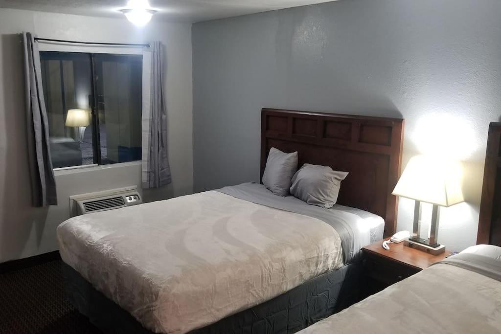 Hotel 2 Queen Beds Hotel Room 220 Booking Stillwater Eksteriør billede